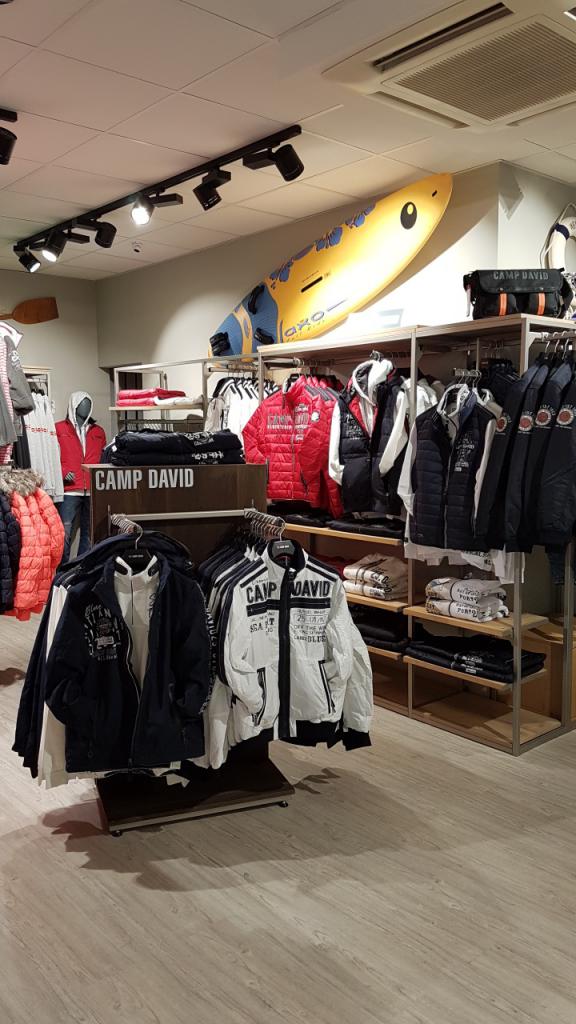 Camp David a Soccx - kamenná prodejna, obchod Říčany